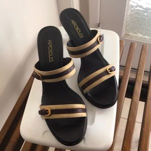 Vintage | very cute brown and tan mules